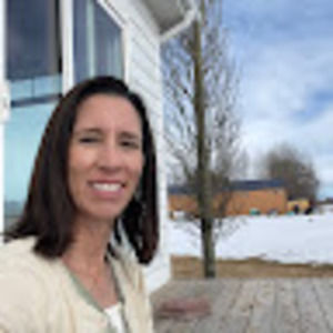 Meet your Posher, Lorie